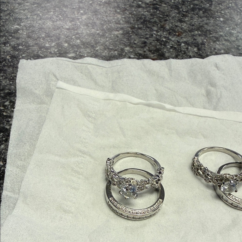 Source Unknown Silver CZ Bridal Ring Set with Clear Stones - Picture 2 of 6